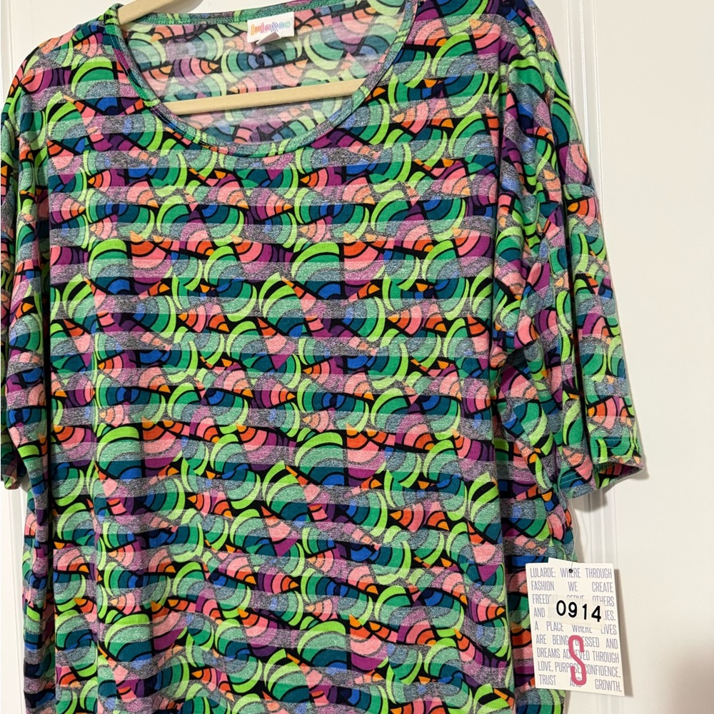 LuLaRoe Multicolor Wave-Pattern IRMA Tunic - Picture 2 of 3